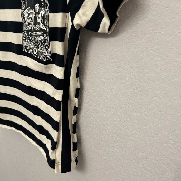 Black and White Striped Short Sleeve Tee - Picture 4 of 6